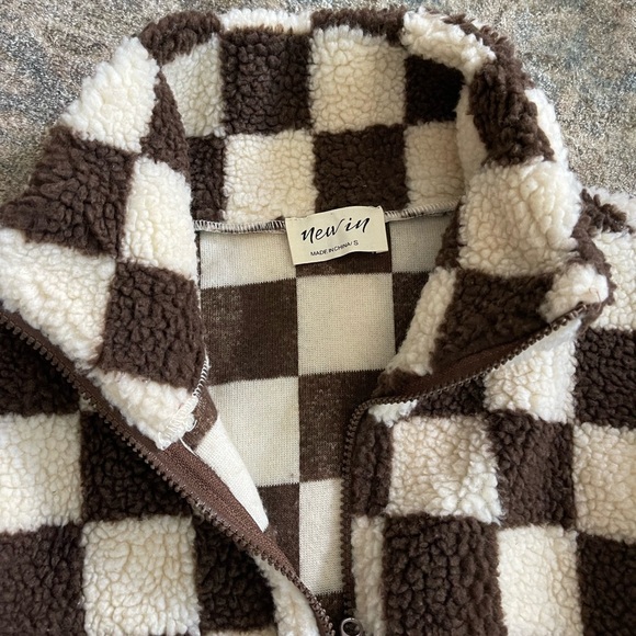NWOT checker print teddy jacket - Picture 7 of 10